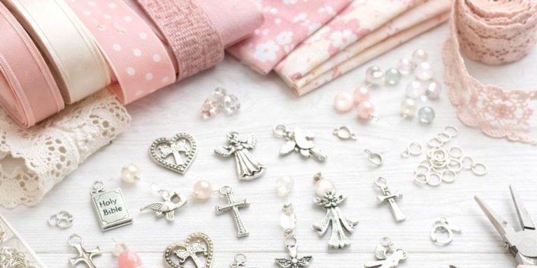 Bible decoration ideas using Bible charms